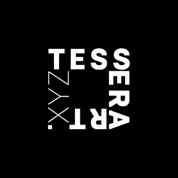 Tesserart-Wortmarke auf schwarzem Hintergrund