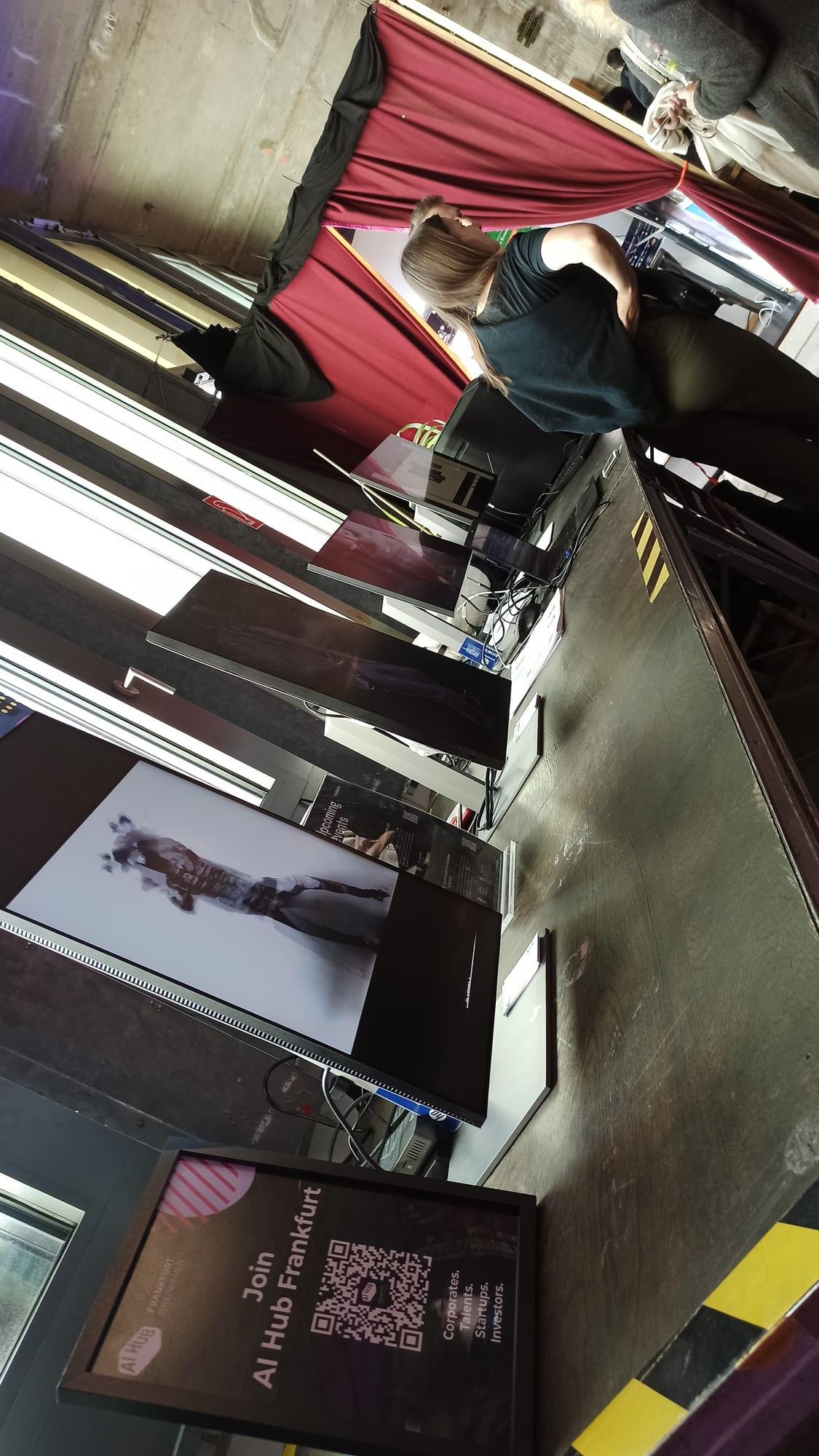 UAI Talent Night: mAI Edition – AI Vernissage, image 2 of 7